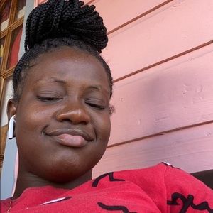 Meet your Posher, Alexia